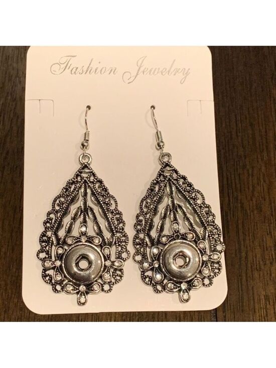 Jewelry - New Silver Rhinestone Vintage Earrings